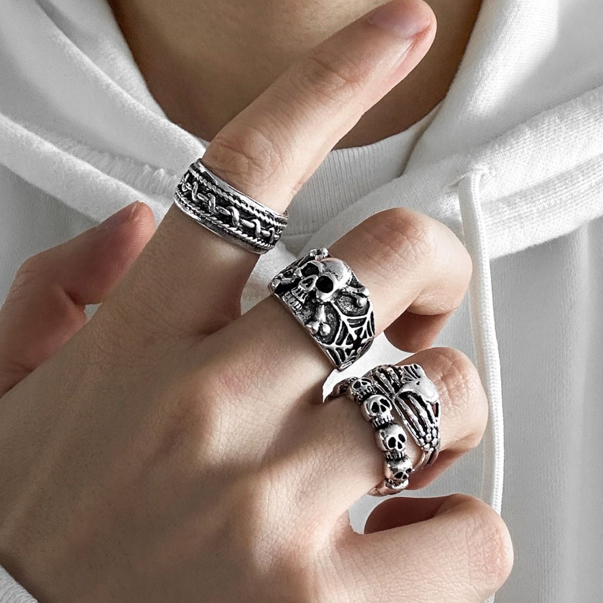 Wholesale Men's Punk Exaggerated Gothic Style Little Devil Skull Heart Ring 4-piece Set